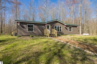 7273 Cadillac Hwy, Benzonia, MI 49616