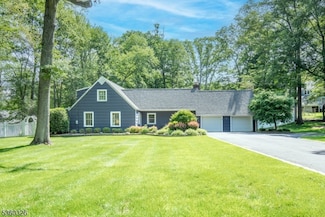 93 Cherry Ln, Basking Ridge, NJ 07920