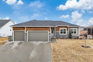 3806 NW Applewood Ct, Ankeny, IA 50023
