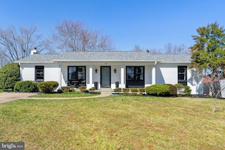 126 Maryanne Ave SW, Leesburg, VA 20175