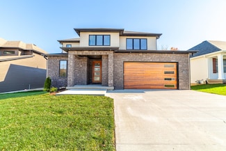 4820 Whisper Ct, Columbia, MO 65203