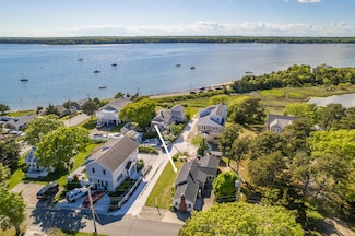 14 Bayview Rd, Mashpee, MA 02649