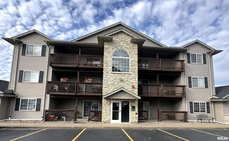 3207 S 16th Ave Unit 101, Eldridge, IA 52748