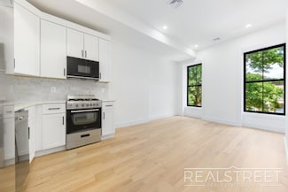 246 Vernon Ave Unit 3, Brooklyn, NY 11206