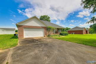 20886 Johnson Dr, Athens, AL 35613