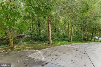 4805 Fox Chapel Rd, Fairfax, VA 22030