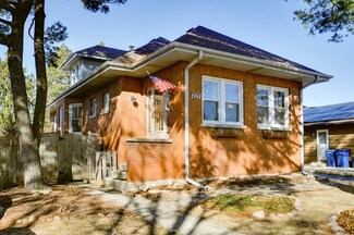 622 S Wisconsin Ave, Villa Park, IL 60181