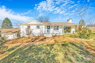 11 Clinton St, Weaverville, NC 28787