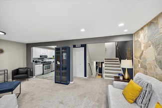 8928 Neill Lake Rd Unit 104, Eden Prairie, MN 55347