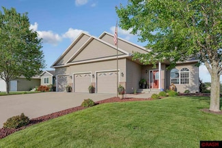 1904 1904 Rock Ridge Ln, St. Peter, MN 56082