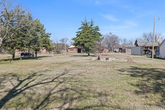504 E Cherokee St, Marietta, OK 73448