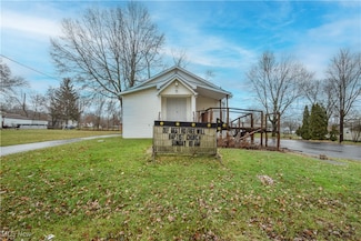 1187 Deforest Rd SE, Warren, OH 44484