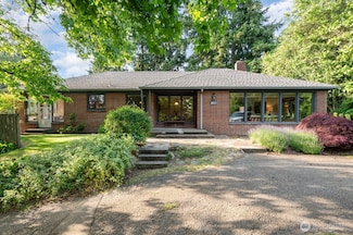 726 N 137th St, Seattle, WA 98133