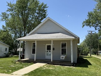 109 S Willow St, Toluca, IL 61369