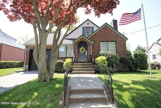 84 Goodwin Ave, Staten Island, NY 10314