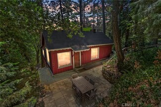 985 Coulter Pine Rd, Crestline, CA 92325