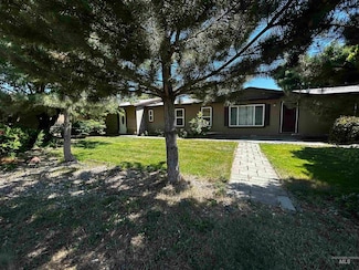 53 Johnnie Ln, Horseshoe Bend, ID 83629