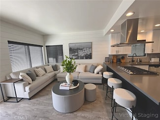 410 Clubhouse Ave, Newport Beach, CA 92663