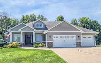 17080 185th St, Manchester, IA 52057