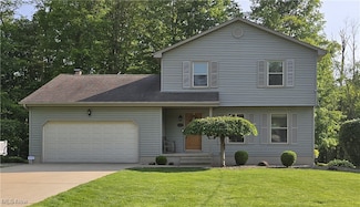 4885 Warwick Dr S, Canfield, OH 44406