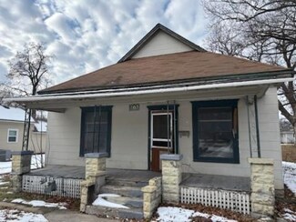202 S Cherokee St, Frontenac, KS 66763