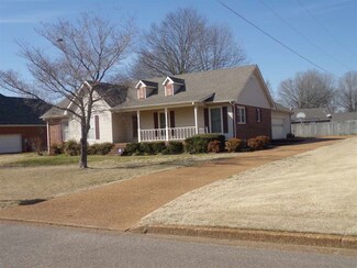236 Marion Creekmore Dr, Bolivar, TN 38008