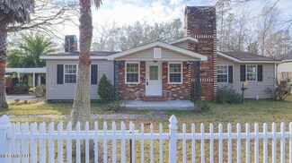 6075 E Adams St, Bay Saint Louis, MS 39520