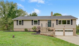 11842 Joy Acres Ln, Chardon, OH 44024