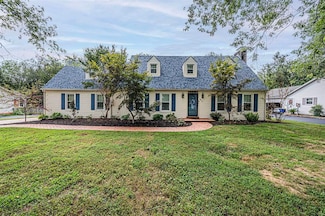 911 Lois Ln, Bowling Green, KY 42104