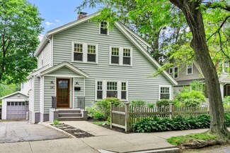 24 Daniel St, Newton Center, MA 02459