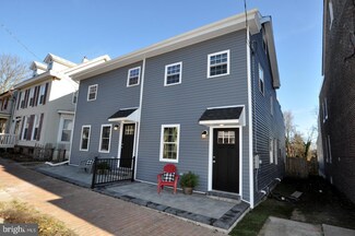 56 Hanover St, Pemberton, NJ 08068