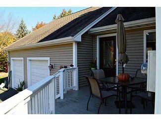 2 Ambrose Ct, Bristol, RI 02809