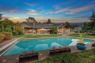 211 Normal Ave, Ashland, OR 97520
