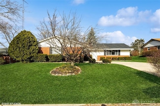 5938 Hollyhill Ct, Dayton, OH 45449