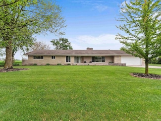 4038 Fahlsing Rd, Woodburn, IN 46797