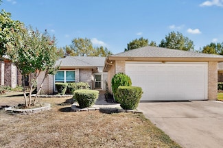 2426 Sutton Dr, Arlington, TX 76018
