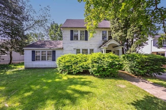 3065 Hilltop Dr, Ann Arbor, MI 48103
