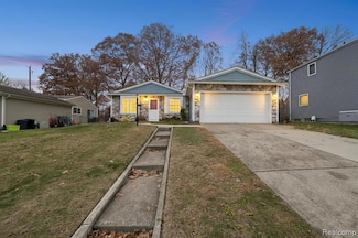 751 Norchester St, South Lyon, MI 48178