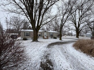 504 E Mill St, Shelbina, MO 63468