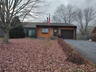 8211 Erskine Dr, Bridgeport, NY 13030