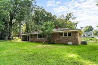 409 Daniel Ct, Greenwood, SC 29649