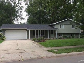 1922 Forest Valley Dr, Fort Wayne, IN 46815