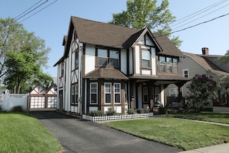 21 E Brown St, West Haven, CT 06516