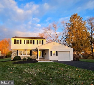 1070 Decker Ln, Warminster, PA 18974