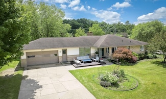 2414 Maple Valley SE, Kentwood, MI 49512