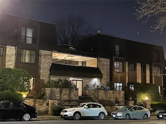 130 S Middle Neck Rd Unit 2, Great Neck, NY 11021