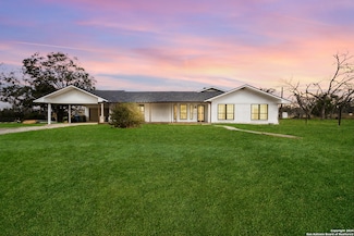 25 Poehnert Rd, Boerne, TX 78006