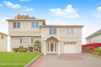 46 Durges St, Staten Island, NY 10304