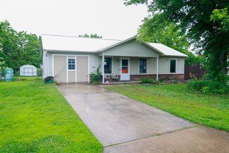 1389 Aspen Cir, Elkins, AR 72727