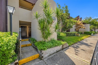 780 S Village Dr N Unit 103, Saint Petersburg, FL 33716